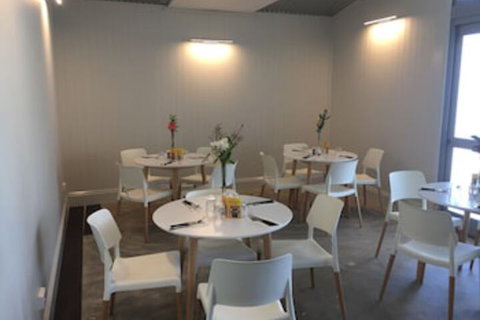 Banana Hotel Motel - Hotel Accommodation 0