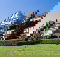 Wallacia Hotel - Hotel Accommodation