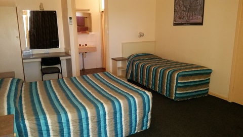 Highway One Motel Port Augusta - Hotel Accommodation 1