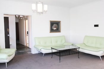 Hawthorn Holiday House - Hotel Accommodation 1