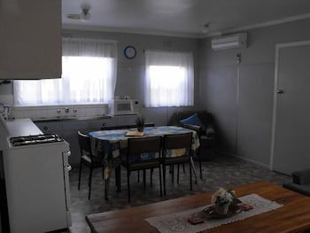 Anchorage Holiday Units - Hotel Accommodation 1