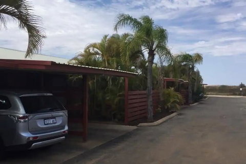 Carnarvon Central Apartments - Hotel Accommodation 5