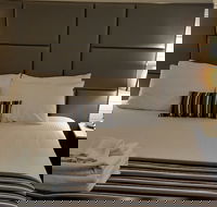 Hibiscus Lakeside Motel - Hotel Accommodation