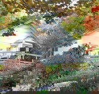 Woolrich Historic Garden Cottage - Hotel Accommodation