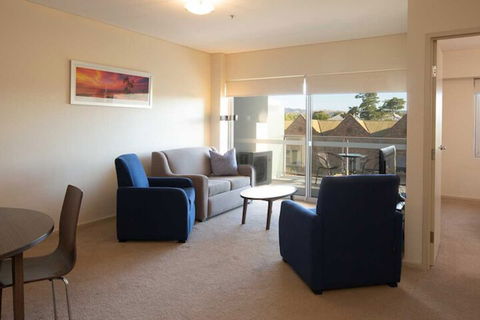 Hume Serviced Apartments - Hotel Accommodation 3