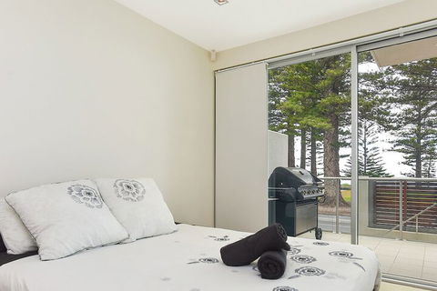 Breeze Beachfront Apartments - Hotel Accommodation 7