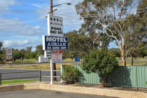 Adrian Motel - Hotel Accommodation 3