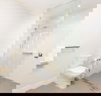 Calamvale Suites and Conference Centre - Hotel Accommodation