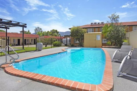 Country Capital Motel - Hotel Accommodation 2