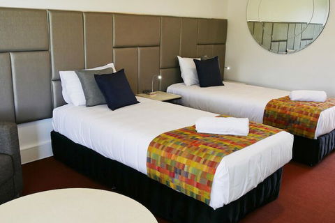 Country Capital Motel - Hotel Accommodation 5