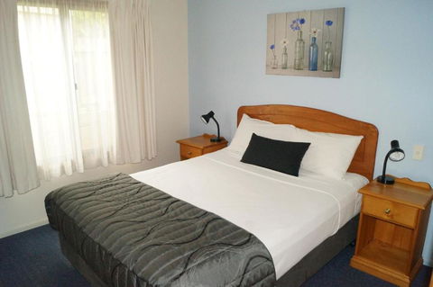 Asters On James Motor Inn - Hotel Accommodation 1