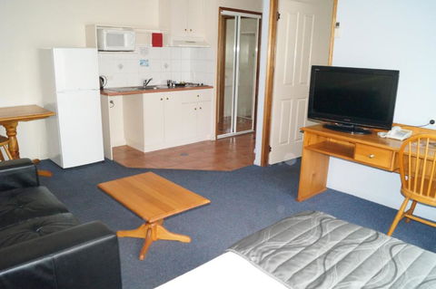 Asters On James Motor Inn - Hotel Accommodation 3