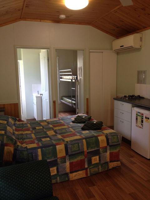 Riverside Tourist Park - Hotel Accommodation 5