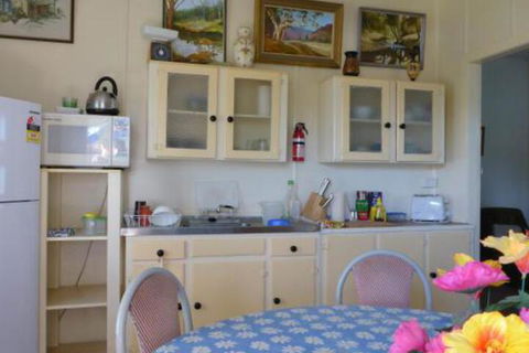 Kitches Cabin - Hotel Accommodation 2