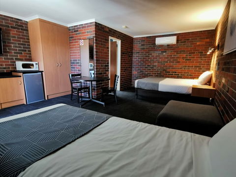 Townhouse Motor Inn - Hotel Accommodation 6