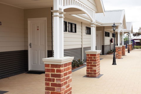 Dukes Inn Northam - Hotel Accommodation 3