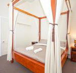 CBD Holiday Home - Hotel Accommodation