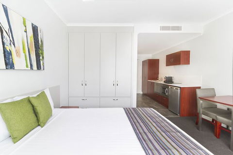 Abode Narrabundah - Hotel Accommodation 3