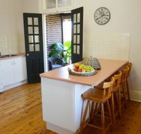 The Bank B  B West Wyalong - Hotel Accommodation