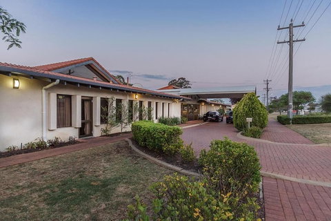 Banksia Motel Collie - Hotel Accommodation 3