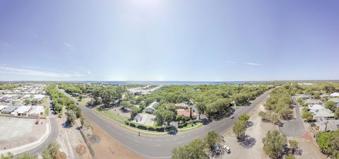Amblin Holiday Park - Hotel Accommodation 0