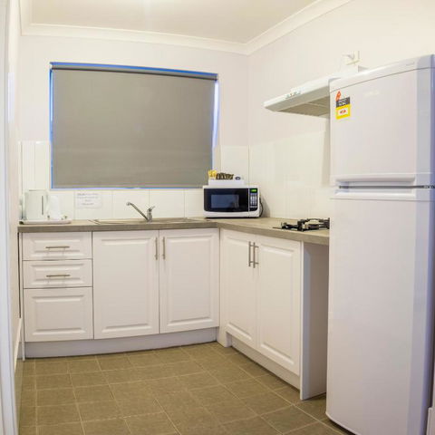Australind Tourist Park - Hotel Accommodation 4