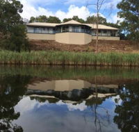 Curdievale Riverfront Lodge - Hotel Accommodation