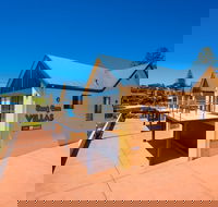 Snug Cove Villas - Hotel Accommodation