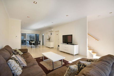 The Block Views Apartments Victor Harbor - Hotel Accommodation 2