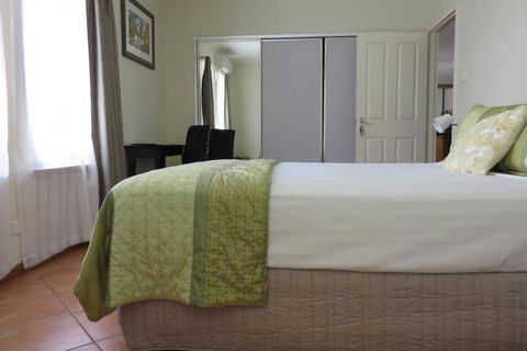 Ochre Moon B&B - Hotel Accommodation 7