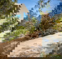 Rolling Waves 3 - Hotel Accommodation