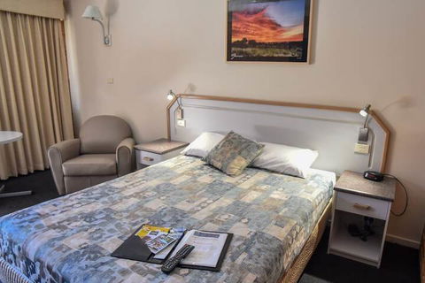 The Crossing Motel - Hotel Accommodation 5