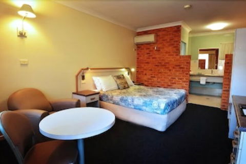 The Crossing Motel - Hotel Accommodation 2