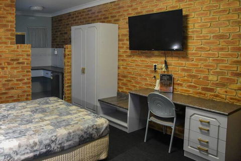 The Crossing Motel - Hotel Accommodation 3