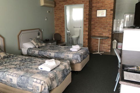 The Crossing Motel - Hotel Accommodation 4