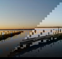 Waterfront Retreat at Wattle Point - Hotel Accommodation