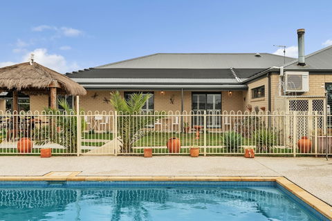 The Oxley Estate - Hotel Accommodation 4