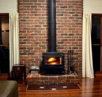 La Sila Homestead on Marrowbone cutest cottage in the Hunter with killer views - Hotel Accommodation