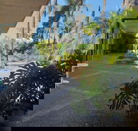 John Hunter Motel - Hotel Accommodation