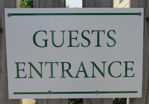 Elm Trees Accommodation At Ross - Hotel Accommodation 4