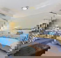 Sutton Beach Apartments - Hotel Accommodation