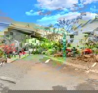 BIG4 Cane Village Holiday Park - Hotel Accommodation