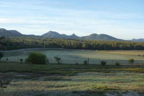 Yakkalla Holiday Cottage - Hotel Accommodation 4