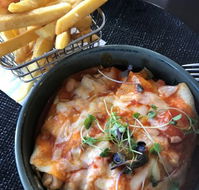 Iimis Cafe - Hotel Accommodation