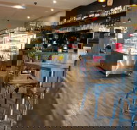 Four Leaves Cafe - Hotel Accommodation