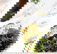 The Deep Blue Dining  Bar - Hotel Accommodation