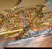 Wild Dog Pizza - Hotel Accommodation