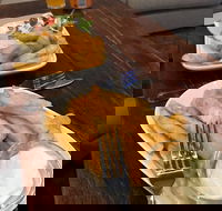 Circuit Sports Cafe - Hotel Accommodation