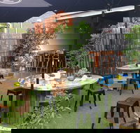 Belle's Cafe - Hotel Accommodation