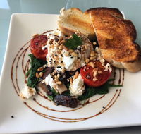 Lake Cafe and Deck - Hotel Accommodation